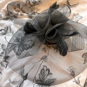 Black fascinator